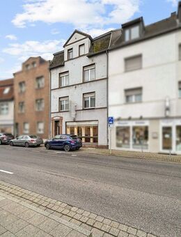 Vielseitige Kapitalanlage: Mehrgenerationenhaus mit Potenzial in Düren - Düren