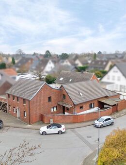 Einfamilienhaus-Ensemble bestehend aus 3 Häusern in Kaarst-Büttgen - Kaarst