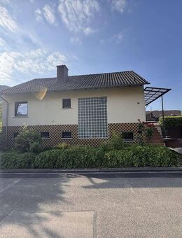 Winnweiler-Hochstein: Freistehendes Einfamilienhaus mit großem Garten und Garage - Winnweiler