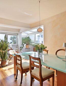 Lichtdurchflutete 4,5-Zimmer-Maisonette mit Aufzug und sonniger Dachterrasse - Leinfelden-Echterdingen