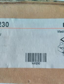 2 Belimo Klappenstellregler im Orginalkarton Leistungsangaben: 1x 24 Volt /15 Nm.     1 x 230Volt / 8 Nm - Augsburg