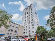 Modernisierungsbedürftige, freie 3-Zimmer-Wohnung mit Balkon u. Stellplatz in Nürnberg-Langwasser - Nürnberg