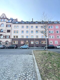Gepflegte 2 Zimmer Etagenwohnung mit neuer Küche in gefragter Lage