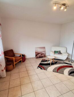 Möblierte 2-Zi-WHG mit Balkon und Tiefgaragenstellplatz - Dobel