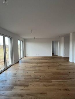 Nachhaltige und zukunftsorientierte Neubau-Whg (KfW 40 NH - QNG) mit attr. Steuerersparnissen - Speichersdorf