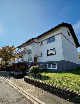 Platz für alle! Zweifamilienhaus mit ELW & 5 Garagen in ruhiger Lage - Boxberg (Baden-Württemberg)