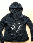 schwarzer 2-lagiger Lochpullover Gr. 40 mit Kapuze in 76571