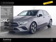 Mercedes A 200, NIGHT PROGRESSIVE SPUR, Jahr 2023 - Bad Oldesloe