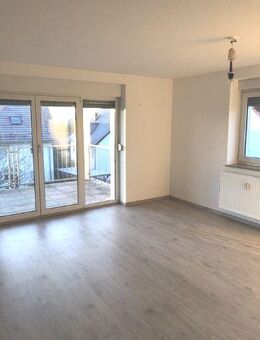 Frei werdend - Großzügige 4 Zimmer ETW mit Balkon, EBK und 2 Tiefgaragenstellplätzen - Taucha