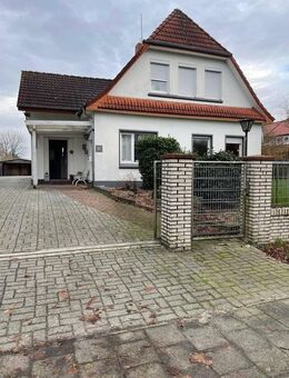 Ein - Zweifamilienhaus mit viel Potential ! - Zetel