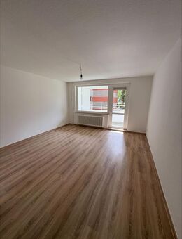 Moderne 3-Zimmer-Wohnung mit Balkon in Emden - Emden