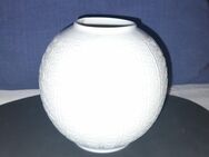 Kugel-Vase KPM Royal Porzellan, matt-weiß, gemustert, ca. 13 cm - Lippstadt