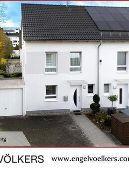 Familienglück trifft Stil & Nachhaltigkeit - Moderne KfW 55 Doppelhaushälfte in Zell am Main - Zell (Main)