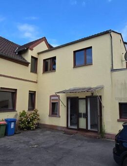 Oberhausen Sterkrade - großes Grundstück mit Mehrfamilienhaus für Entwickler und Handwerker - Oberhausen