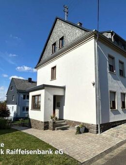 Schönes Einfamilienhaus mit Scheune und großem Grundstück - Dommershausen