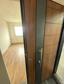 ! ERSTBEZUG ! Wohnen in Familiengerechter Lage - Schneeberg (Sachsen)