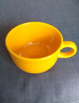 Gelbe Tasse von Melitta (Heidelberg) und blaue Tasse von Friesland - Hannover Vahrenwald-List