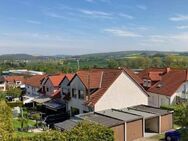 TOP NEU Renovierte 4-Zimmer-Wohnung mit moderner EBK und Garage in guter Wohnlage - Kaufungen