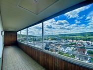 Sonnige 5-Zimmer Wohnung mit Panoramablick über Leonberg - Leonberg (Baden-Württemberg)
