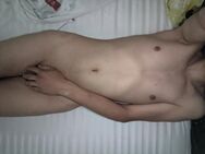 21 femboy sucht großen Schwanz - München