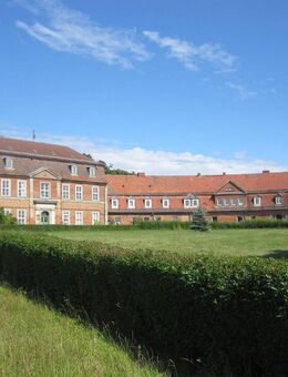 einzigartiges GUTSHAUS in halbrunder bauweise nähe müritz - Zettemin