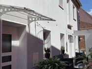 Wohnhaus (C) an der historischen Stadtmauer mit Garten & Stellplätzen - Spalt
