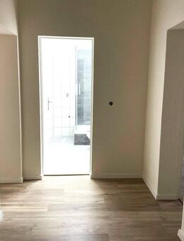 Schöne modernisierte 3-Raumwohnung mit Balkon - Chemnitz