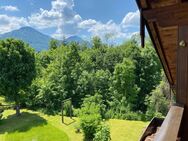 Der Ausblick geht in die Berge - Ruhpolding