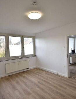 Mit Balkon! Renovierte 2-Zimmer-Whg in OB-Sterkrade - Oberhausen