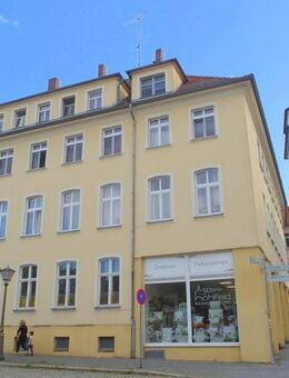 Frisch renovierte 3-Zimmer-Wohnung mit neuem Laminatboden "Dielenoptik", sep. Küche & Badewanne - Bautzen