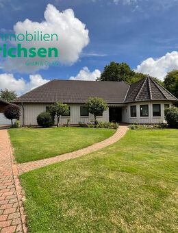 Gepflegtes Einfamilienhaus mit 4 Zimmern und Doppelgarage in Almdorf - Almdorf