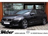 Volvo V60, T6 Twin Engine R-Design, Jahr 2020 - Berlin
