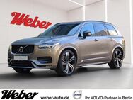 Volvo XC90, B5 AWD R-Design 7-Si, Jahr 2020 - Berlin