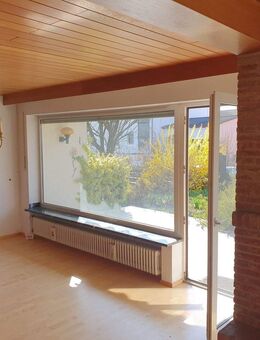 Entdecken Sie diese großzügige Immobilie in begehrter Lage auf einem großen ruhigen Grundstück! - Schwindegg