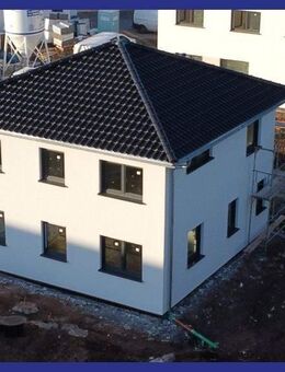 - PROVISIONSFREI - Bezugsfertiges Einfamilienhaus inklusive Außenanlagen - Pößneck