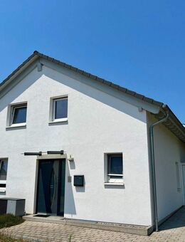 Neu- und hochwertig ausgestattetes Einfamilienhaus mit Garage in ruhiger Lage von Sinzheim! - Sinzheim