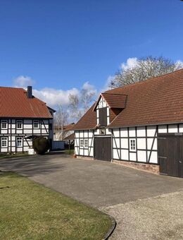 Schönes Mehrfamilienhaus mit 2 ehem. landwirtschaftl. Gebäuden - Emmerthal