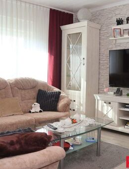 PROVISIONSFREI FÜR KÄUFER! Geräumige 4-Zimmerwohnung in Schloß Neuhaus! - Paderborn