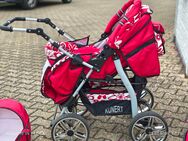 Kinderwagen mit Blumenmuster - Essen