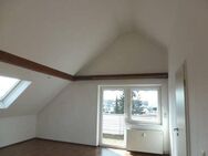 Interessante 3-Zi-DG-Wohnung, großer Balkon, EBK, in kleiner Wohneinheit - Nersingen