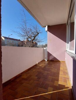 Helle 3 Zimmer mit Balkon und Aussenstellplatz - Nürnberg
