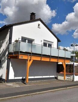 Zweifamilienhaus mit großem Biergarten in direkter Ruhrnähe - Wickede (Ruhr)