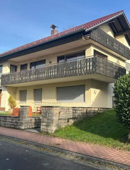 Charmantes Ein- bis Zweifamilienhaus in ruhiger Hanglage von Esselbach inkl. Ausbaureserve - Esselbach