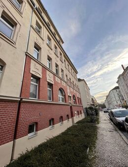 FRISCH RENOVIERT I 2 Zimmer I neue Einbauküche I modernes Bad mit Dusche - Leipzig