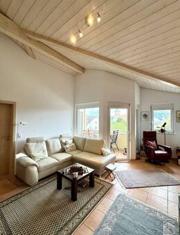 Moderne Eleganz trifft auf zentrale Lage - Ihre 2,5-Zimmer-Wohnung mit Stellplatz in Waldshut-Tiengen - Waldshut-Tiengen