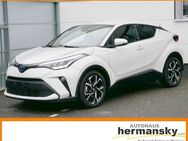 Toyota C-HR, 2.0 -l-VVTi Hybrid Team D - abnehmbare Team Deutschland, Jahr 2020 - Geisenheim