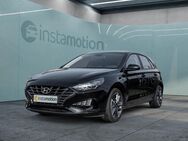 Hyundai i30, Mild-Hybrid Trend v h, Jahr 2023 - München