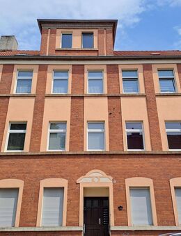 Mehrfamilienhaus mit geräumigem Grundstück - Bitterfeld-Wolfen