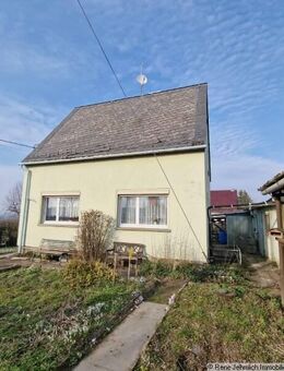 Schönes kleines Haus zum Sanieren in Callenberg - Callenberg