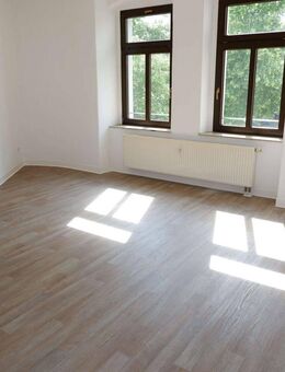 Helle Wohnräume im 1. OG mit Laminat ! frei ab 1.12.25 - Chemnitz